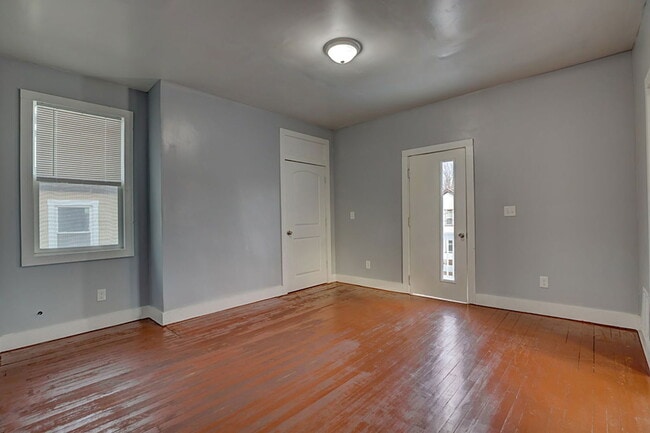 Building Photo - 1221 California Ave