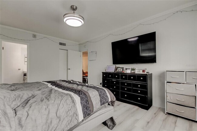 Building Photo - 7321 Central Ave