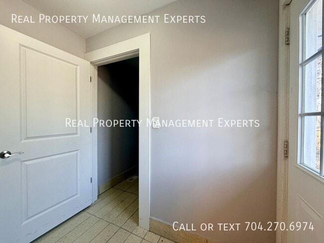 Building Photo - 3819 Langley Rd