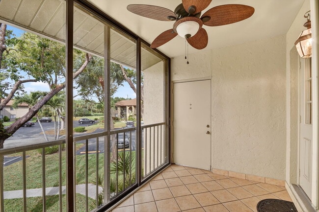 Building Photo - 511 Shady Pine Way