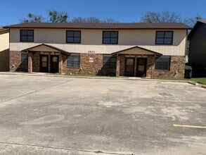 Building Photo - 3804 Charolais Dr