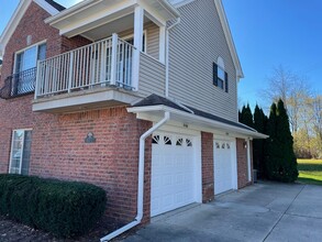 Building Photo - Shelby Township 2 Bedroom, 2 Bath Condo-Style Apartment, ATT. Garage & Pool