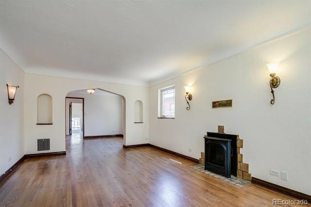 Building Photo - 1450 Clermont St