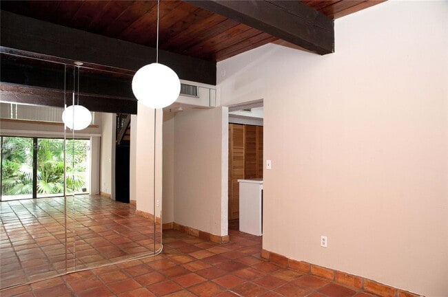 Building Photo - 19216 NE 25th Ave