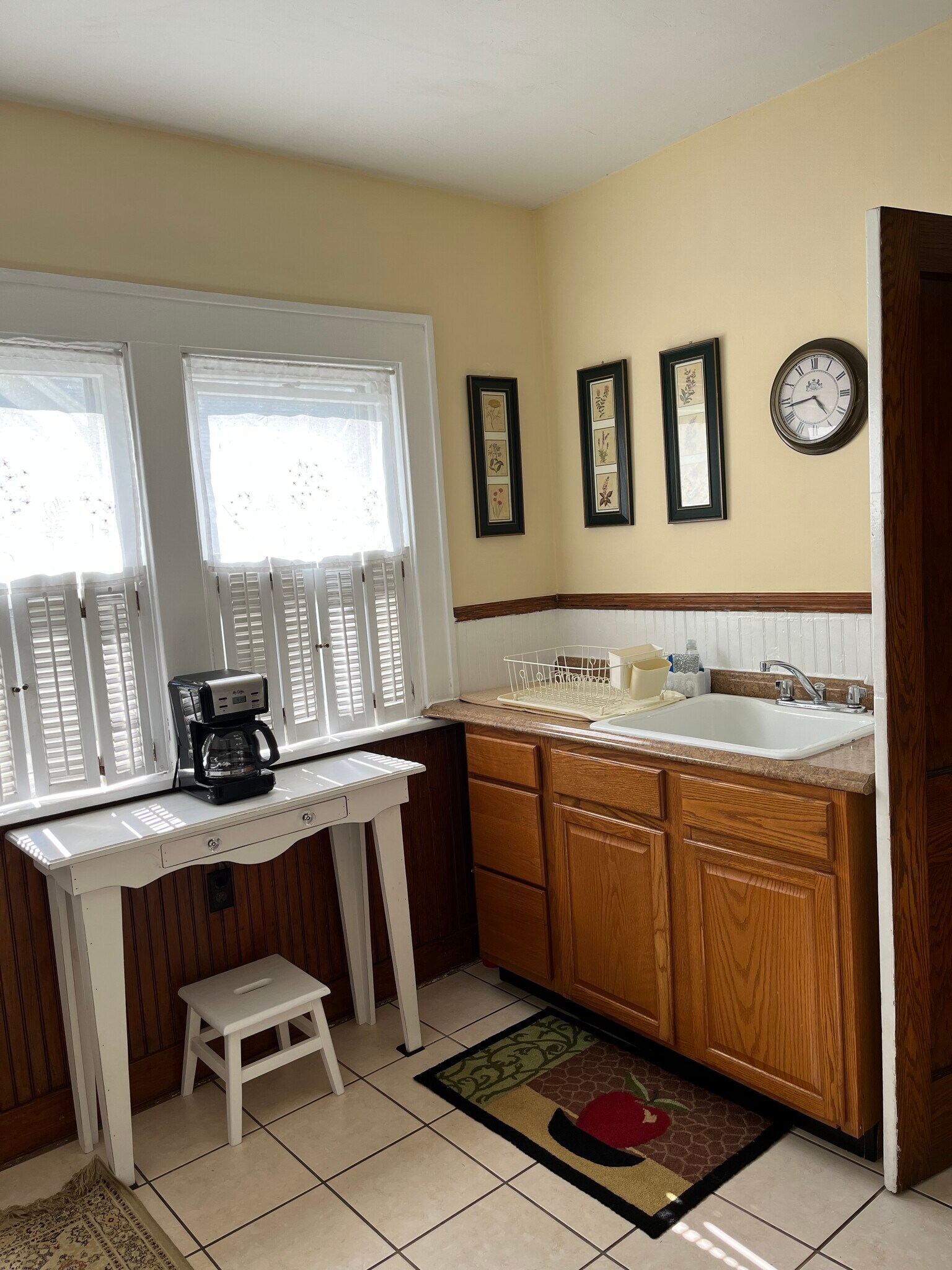 Kitchen - 719 W 2nd St