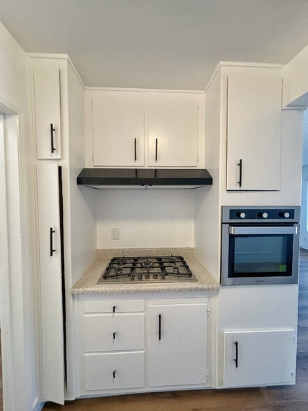 Building Photo - 9361 Cellini Ave