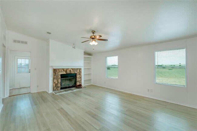 Building Photo - 132 Co Rd 247
