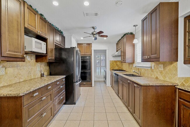 Building Photo - Amazing Layout Garland RISD