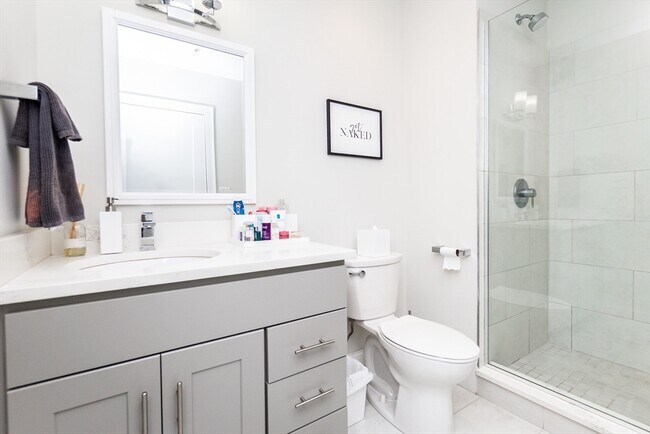 Building Photo - 545 E 3rd St