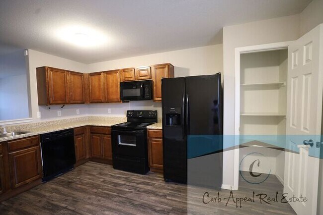 Building Photo - Beautiful 3 bed / 2 bath home with fenced back yard - Nettleton!!