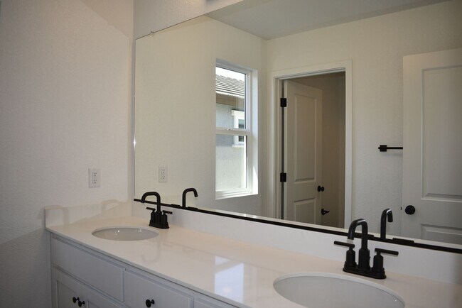 Building Photo - 4290 Aura Way
