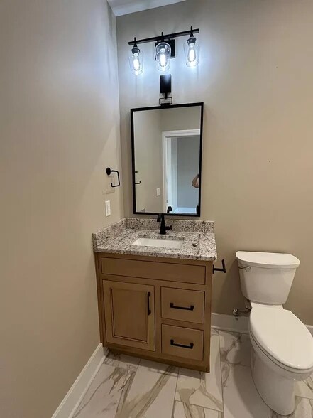 Building Photo - 504 Broadway St