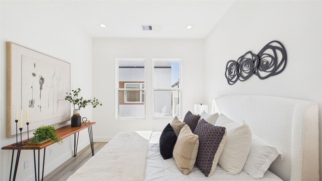 Building Photo - 2417 Harrington St