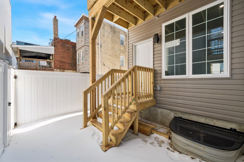 Building Photo - 707 W Cumberland St