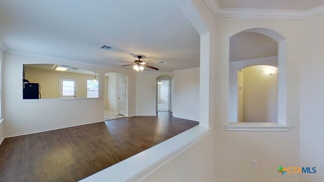 Building Photo - 411 Quail Hollow Dr