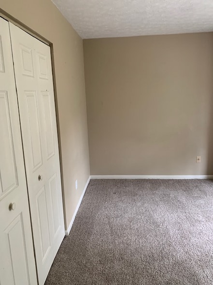 Building Photo - 1826 Mountain Dr