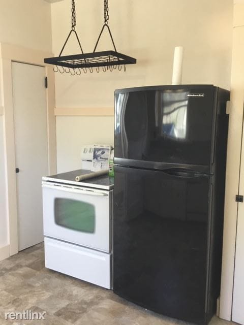 Building Photo - 2 br, 1 bath House - 1235 Warren St