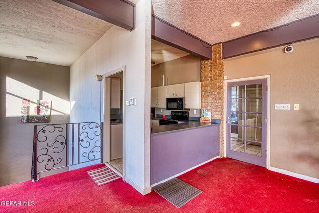 Building Photo - 4433 N Stanton St