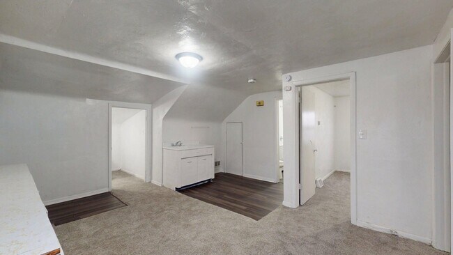 Building Photo - 3863 E 154th St