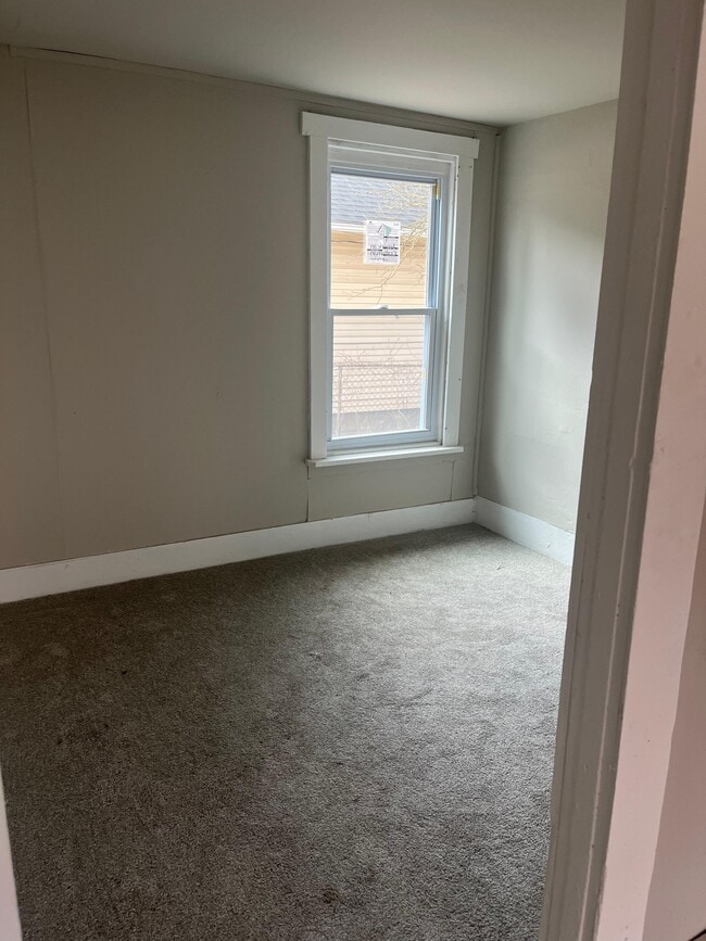 Building Photo - 3701 E 69