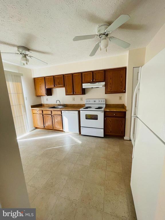 Building Photo - 6107 Hoskins Hollow Cir