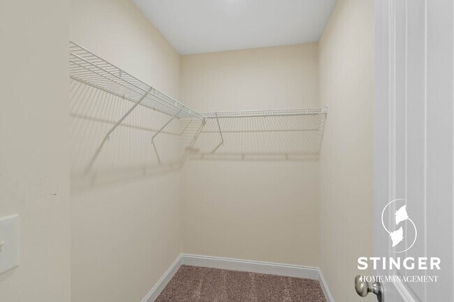 Building Photo - 204 Admiration Ave