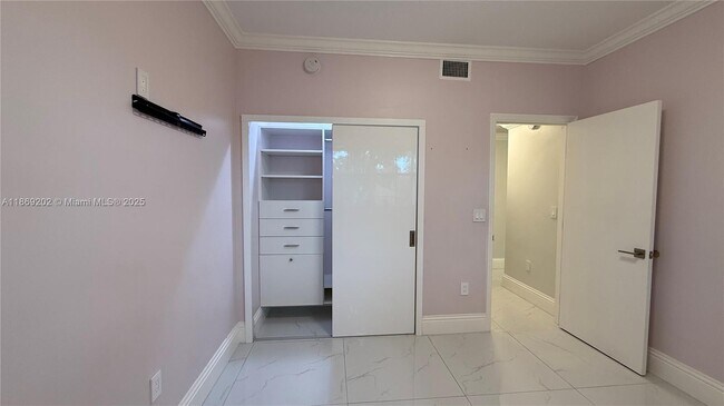 Building Photo - 8480 NW 139th Ln