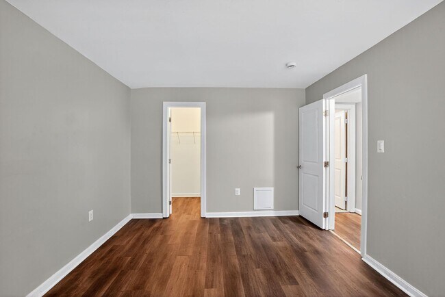 Building Photo - 2025 Move-In Special – $200 Off First Mont...