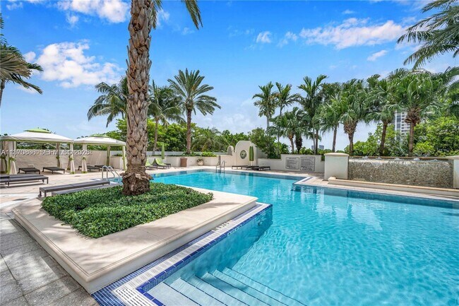 Building Photo - 2800 Island Blvd