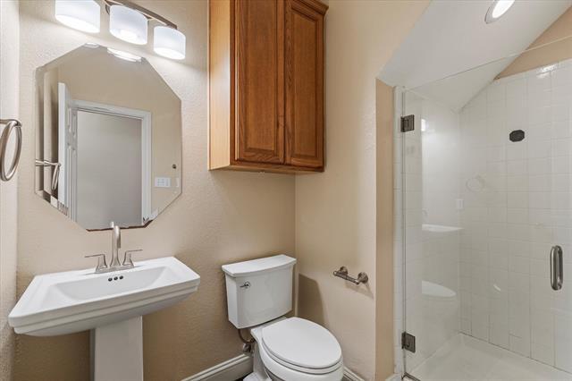 Building Photo - 3316 Shady Valley Rd