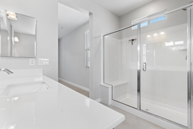 Building Photo - Stunning 3 Bedroom Home with SOLAR in Skye...