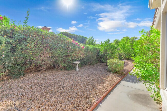 Building Photo - 37468 Westridge Ave