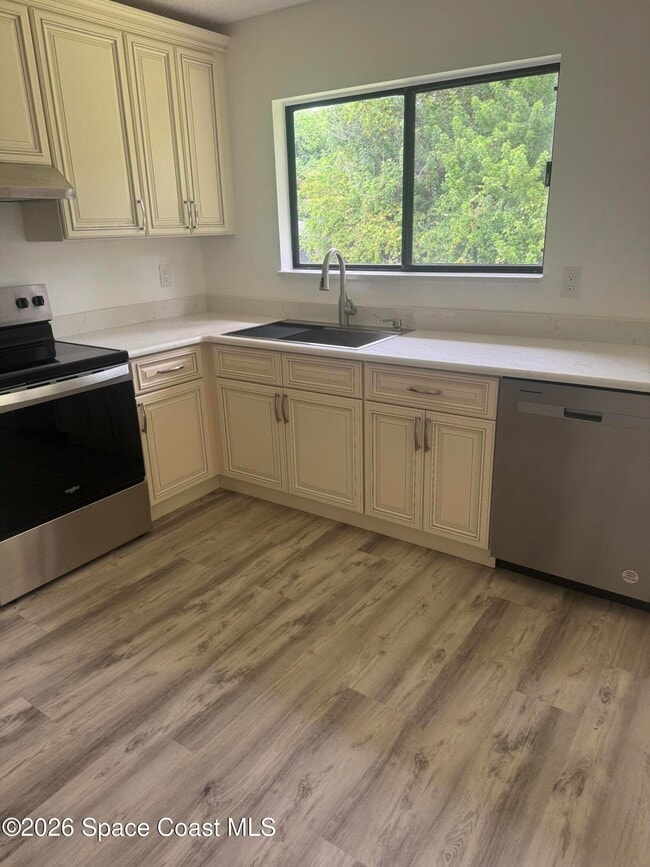 Building Photo - 1418 Paley Cir SE