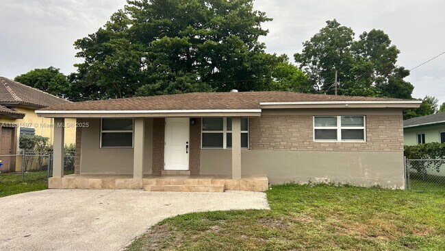 Building Photo - 2771 NW 11th Ct