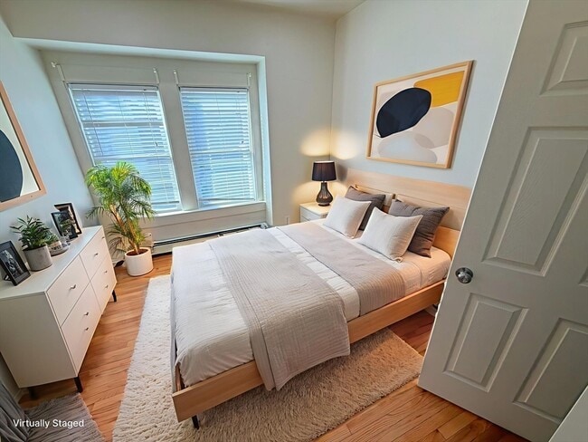 Building Photo - 130 W 8th St