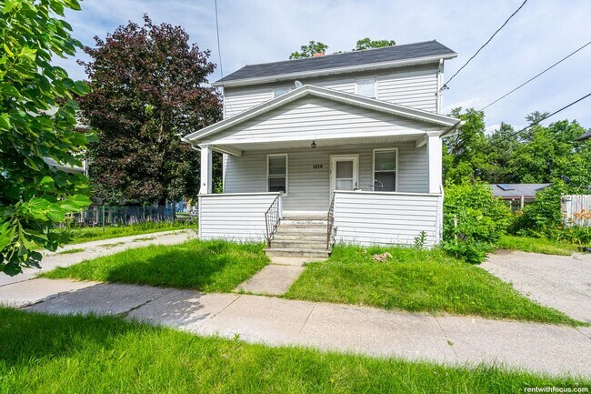 Building Photo - 1016 N Union St