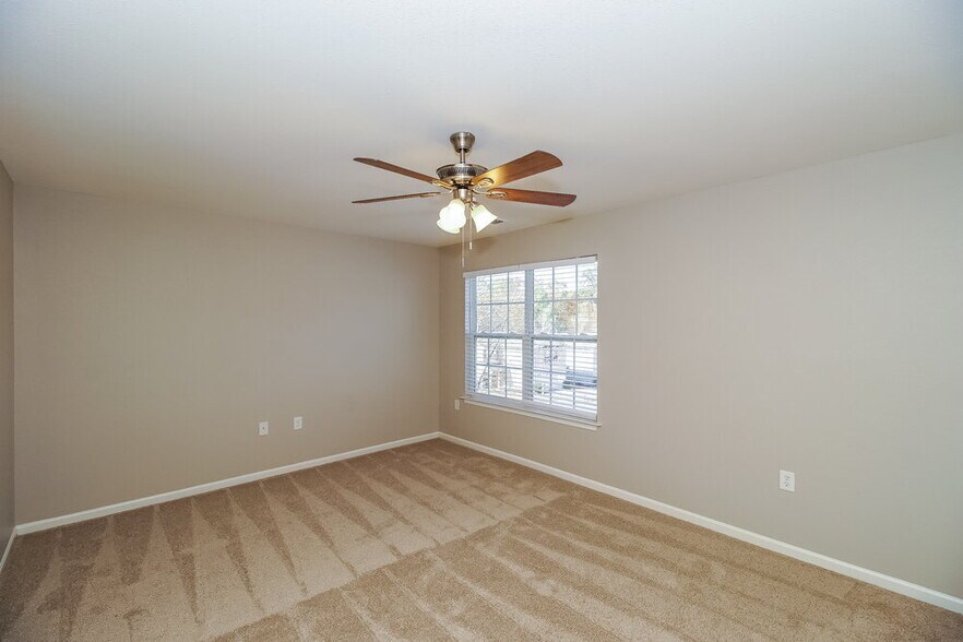 Building Photo - 5126 Grays Ridge Dr