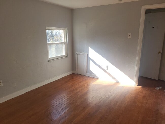 Building Photo - 1541 Sylvan Terrace