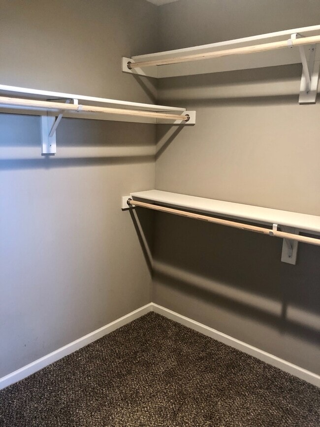 Building Photo - 4 Bed Attached Villa in Blue Springs