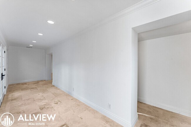 Building Photo - 111 Via Jucar