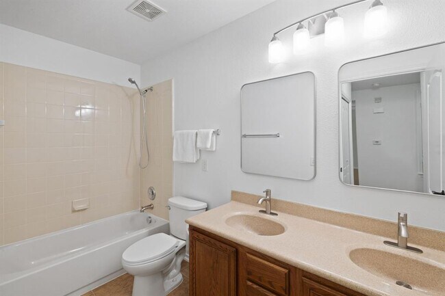 Building Photo - 8825 Stambourne St