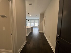 Building Photo - Beautiful 1-Bedroom Home