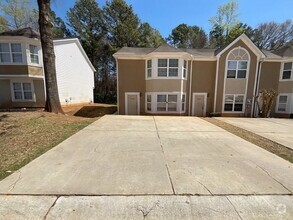 Building Photo - 2948 Fields Dr