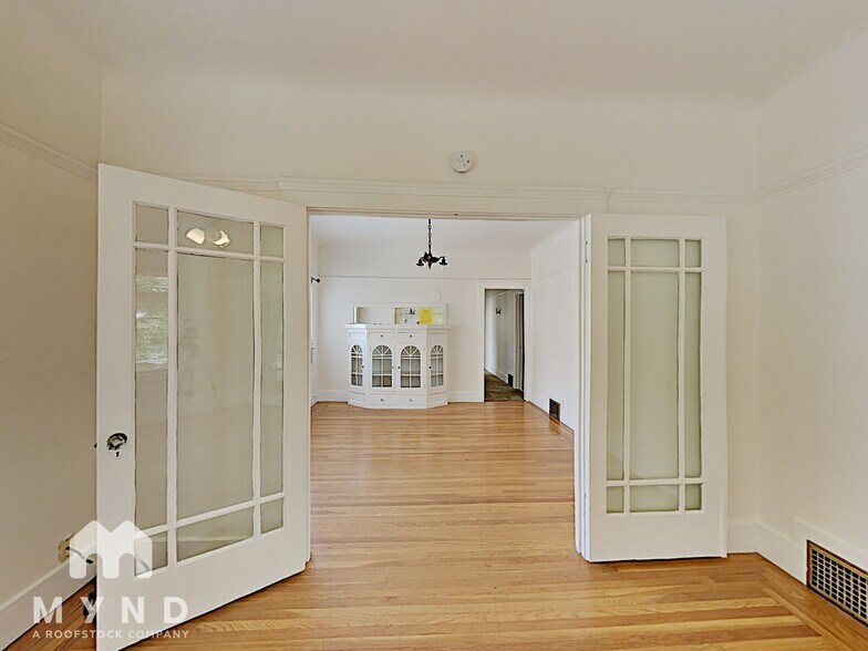 Building Photo - 623 22nd St
