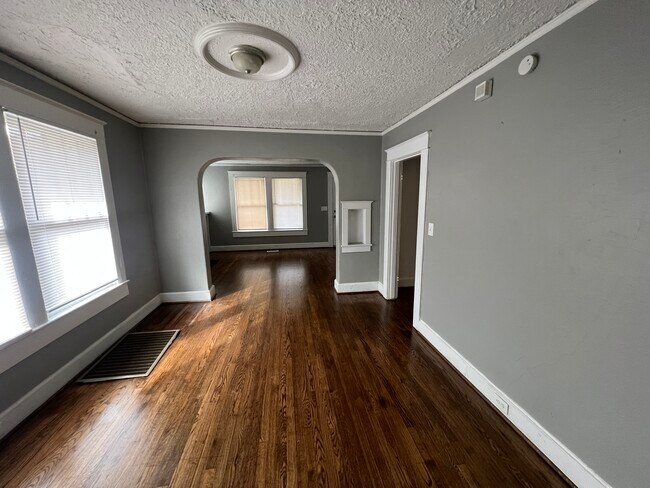 Building Photo - 8209 3rd Ave S