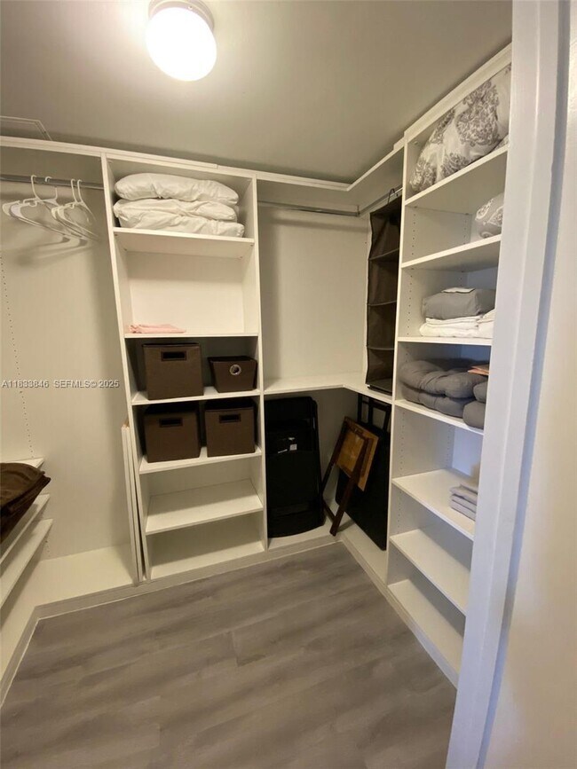 Building Photo - 1850 S Ocean Dr