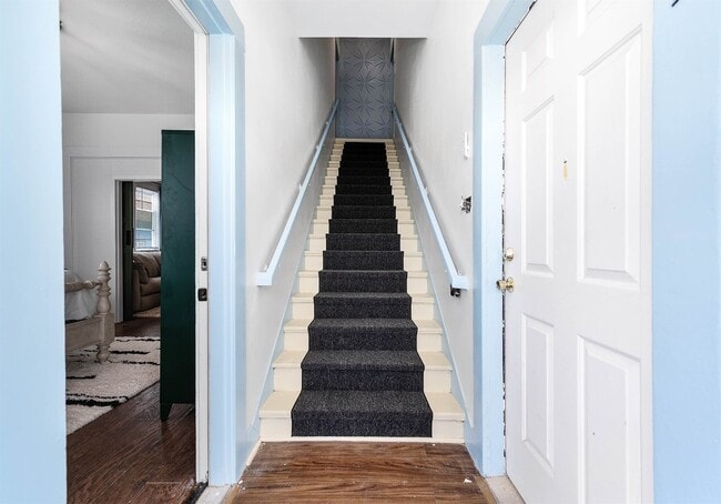 Building Photo - 3412 Ave S