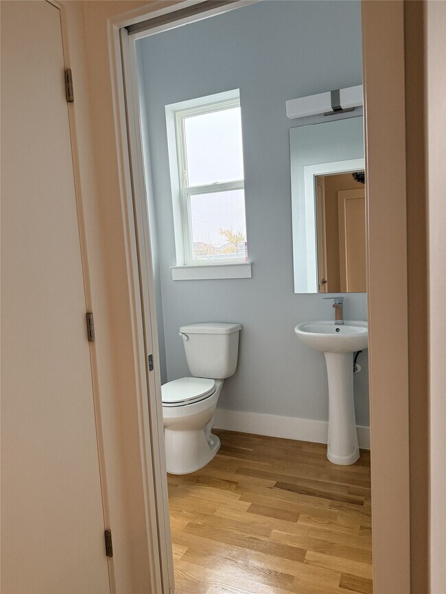 Building Photo - 4618 Nichols St