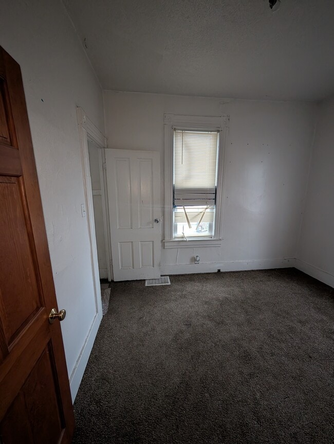 Building Photo - 721 E McClure Ave