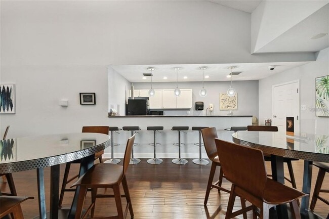 Building Photo - 3873 Pompano Dr SE